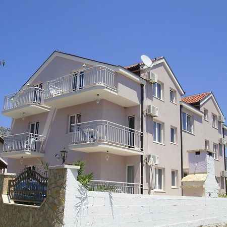 Apartments Villa Pirosi 오레비츠 외부 사진